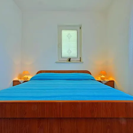 Komfortable Bozica 1 By Interhome