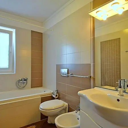 Appartamento Komfortable Bozica 1 By Interhome Umago